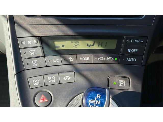 プリウス G サンルーフ/HDDナビ/バックカメラ/バックフォグ/ETC/オートクルーズコントロール/TV/CD/DVD再生/アルミホイール/スマートキー/電動格納ミラー/USB ミュージックプレイヤー接続可(18枚目)