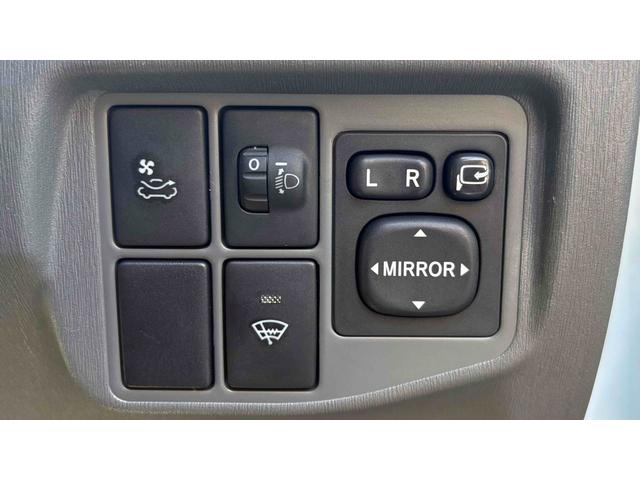 プリウス G サンルーフ/HDDナビ/バックカメラ/バックフォグ/ETC/オートクルーズコントロール/TV/CD/DVD再生/アルミホイール/スマートキー/電動格納ミラー/USB ミュージックプレイヤー接続可(20枚目)