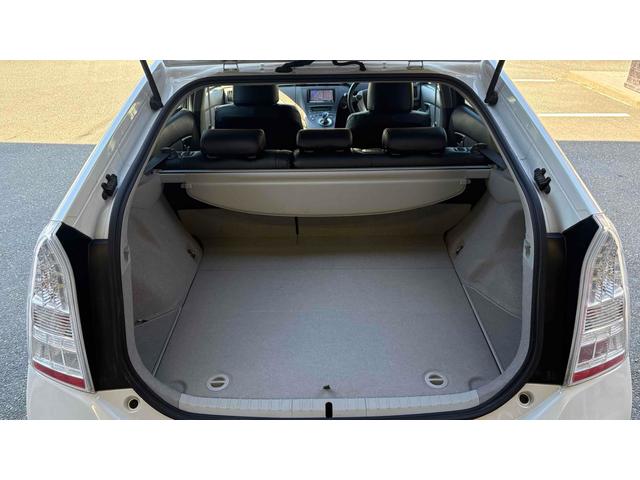 プリウス G サンルーフ/HDDナビ/バックカメラ/バックフォグ/ETC/オートクルーズコントロール/TV/CD/DVD再生/アルミホイール/スマートキー/電動格納ミラー/USB ミュージックプレイヤー接続可(22枚目)