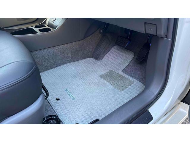 プリウス G サンルーフ/HDDナビ/バックカメラ/バックフォグ/ETC/オートクルーズコントロール/TV/CD/DVD再生/アルミホイール/スマートキー/電動格納ミラー/USB ミュージックプレイヤー接続可(28枚目)