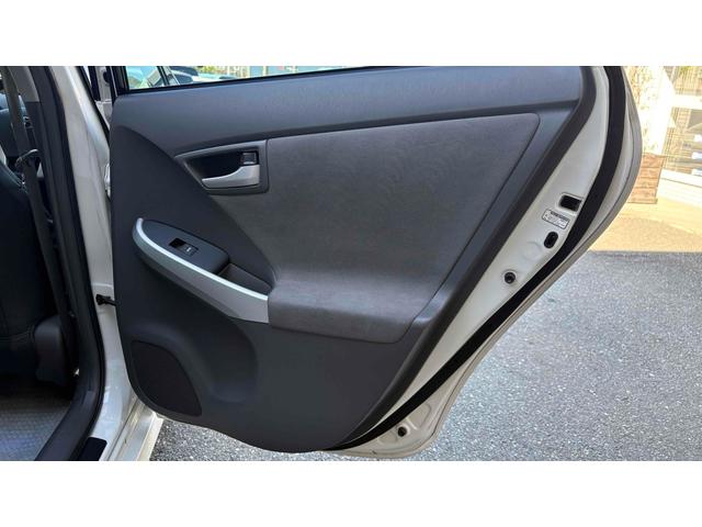 プリウス G サンルーフ/HDDナビ/バックカメラ/バックフォグ/ETC/オートクルーズコントロール/TV/CD/DVD再生/アルミホイール/スマートキー/電動格納ミラー/USB ミュージックプレイヤー接続可(60枚目)