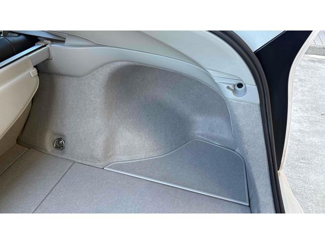 プリウス G サンルーフ/HDDナビ/バックカメラ/バックフォグ/ETC/オートクルーズコントロール/TV/CD/DVD再生/アルミホイール/スマートキー/電動格納ミラー/USB ミュージックプレイヤー接続可(61枚目)