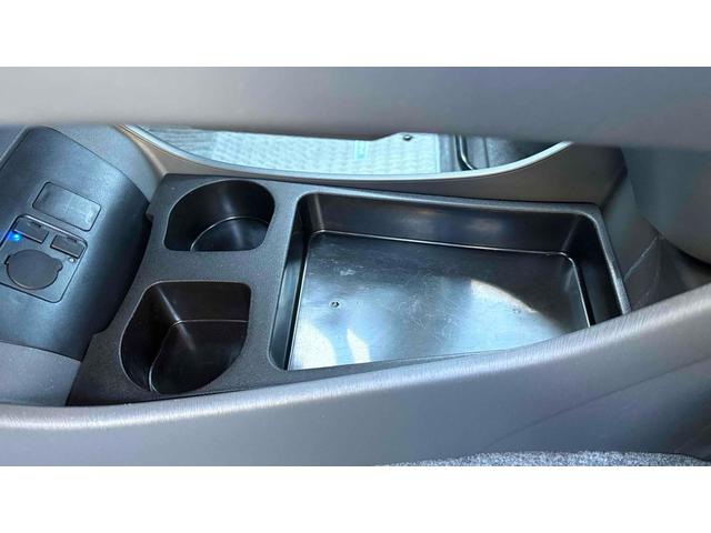 プリウス G サンルーフ/HDDナビ/バックカメラ/バックフォグ/ETC/オートクルーズコントロール/TV/CD/DVD再生/アルミホイール/スマートキー/電動格納ミラー/USB ミュージックプレイヤー接続可(67枚目)