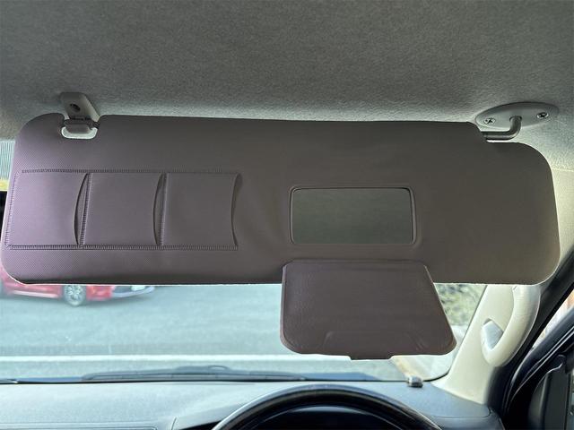 ハイエースバン 　社外１７インチアルミホイール／フローリングボード／１００Ｖ電源／バックカメラ／ナビ／ＴＶ／ＣＤ／オートライト／後席モニター／スマートキー２個／／　Ｂｌｕｅｔｏｏｔｈ／スライドドア窓有／（68枚目）