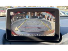 バックカメラ装備。駐車が苦手な方には欠かせません。 4