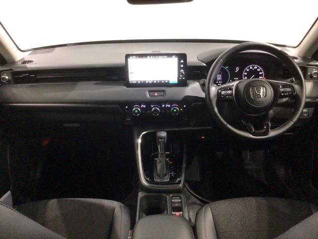 ヴェゼル e:HEVZ HSENSING最長5年保証ワンオ-ナ- 衝突回避支援ブレーキ機能 1オナ スマキ Pトランク フルオートエアコン エアバッグ 両席エアバック Rカメ 記録簿付 パワーウィンドウ LEDランプ ABS(9枚目)