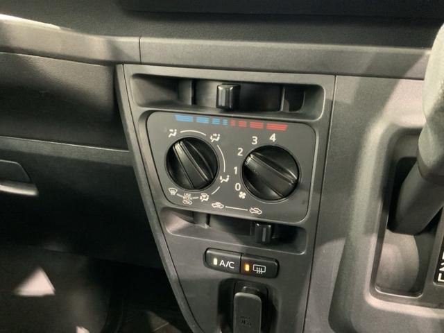 ハイゼットカーゴ クルーズSAIII 最長5年保証 ナビ TV Rカメラ CD録音 DVD 衝突軽減B ETC LEDライト 横滑り防止 キ-レス 整備記録簿 ドアバイザ- Wエアバッグ エアコン 横滑防止装置 Bカメラ エアバック(9枚目)