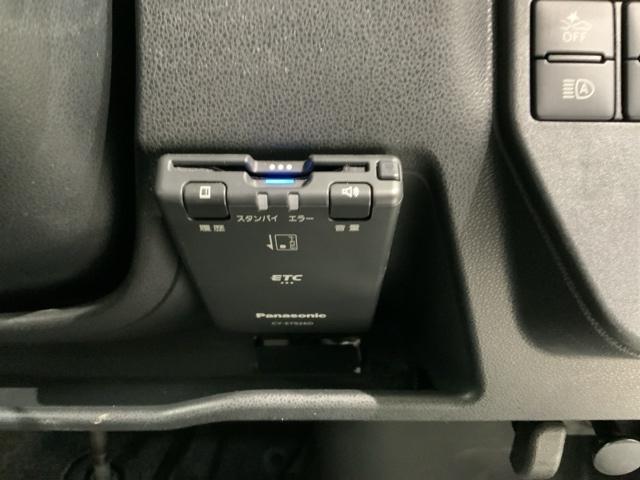 ハイゼットカーゴ クルーズSAIII 最長5年保証 ナビ TV Rカメラ CD録音 DVD 衝突軽減B ETC LEDライト 横滑り防止 キ-レス 整備記録簿 ドアバイザ- Wエアバッグ エアコン 横滑防止装置 Bカメラ エアバック(11枚目)