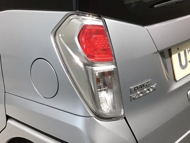 専門業者にて内外装のクリーニングを実施しております！