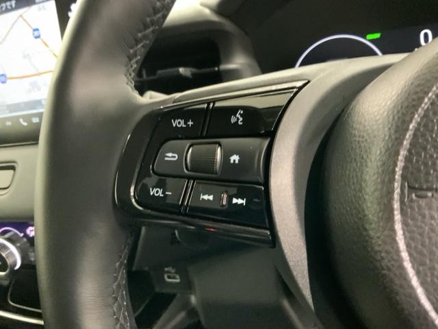 ヴェゼル e:HEVZ H SENSING新車保証 試乗車 ワンオ-ナ- 純正ナビTV Rカメラ BTオ-ディオ ETC LEDライト VSAシ-トヒ-タ- クルコン アルミ スマ-トキ- スペアキ-盗難防止装置 整備記録簿(10枚目)