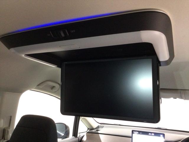 オデッセイハイブリッド ｅ：ＨＥＶアブソルート　ＨＳＥＮＳＩＮＧ　新車保証　試乗車　ワンオ－ナ－　ナビＬＸＭ－２４７ＶＦＬＩ　ＴＶ　Ｒカメラ　マルチビュ－　ＣＤ録音　ＢＴオーディオ　ＤＶＤ　Ｒモニタ－　ＥＴＣ　ＬＥＤライト　フォグライト　ＶＳＡ（2枚目）
