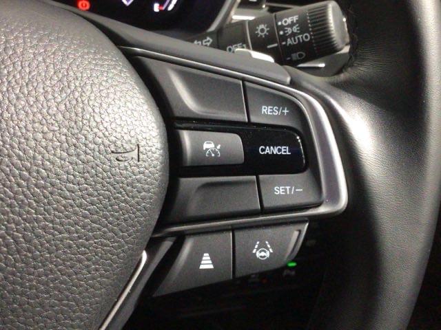 オデッセイハイブリッド ｅ：ＨＥＶアブソルート　ＨＳＥＮＳＩＮＧ　新車保証　試乗車　ワンオ－ナ－　ナビＬＸＭ－２４７ＶＦＬＩ　ＴＶ　Ｒカメラ　マルチビュ－　ＣＤ録音　ＢＴオーディオ　ＤＶＤ　Ｒモニタ－　ＥＴＣ　ＬＥＤライト　フォグライト　ＶＳＡ（12枚目）