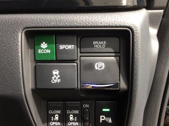 オデッセイハイブリッド ｅ：ＨＥＶアブソルート　ＨＳＥＮＳＩＮＧ　新車保証　試乗車　ワンオ－ナ－　ナビＬＸＭ－２４７ＶＦＬＩ　ＴＶ　Ｒカメラ　マルチビュ－　ＣＤ録音　ＢＴオーディオ　ＤＶＤ　Ｒモニタ－　ＥＴＣ　ＬＥＤライト　フォグライト　ＶＳＡ（15枚目）