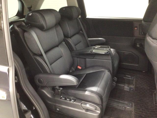 オデッセイハイブリッド ｅ：ＨＥＶアブソルート　ＨＳＥＮＳＩＮＧ　新車保証　試乗車　ワンオ－ナ－　ナビＬＸＭ－２４７ＶＦＬＩ　ＴＶ　Ｒカメラ　マルチビュ－　ＣＤ録音　ＢＴオーディオ　ＤＶＤ　Ｒモニタ－　ＥＴＣ　ＬＥＤライト　フォグライト　ＶＳＡ（18枚目）