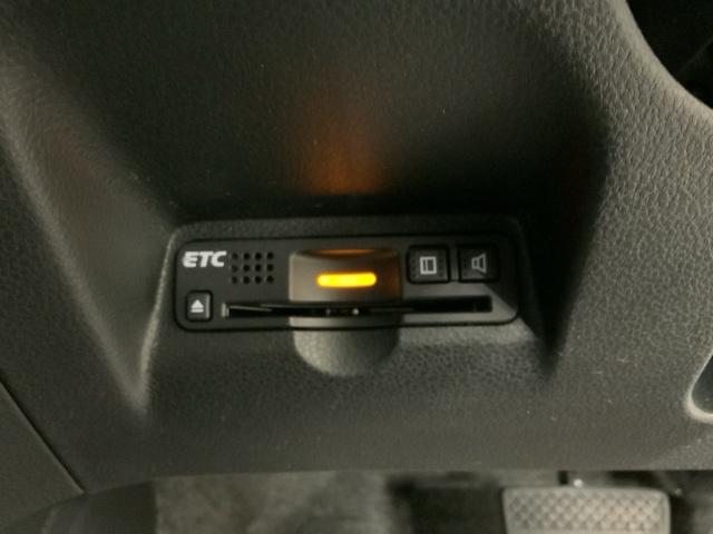 フィット Ｇスマートセレクション　１年保証　ワンオ－ナ－　ナビＶＸＭ－１１８ＶＳ　ＴＶ　Ｒカメラ　音楽機器接続　ＤＶＤ　ＥＴＣ　スマ－トキ－　スペアキ－　盗難防止装置　整備記録簿　Ｗエアバッグ　エアコン　エアバック　Ｗエアーバック（9枚目）