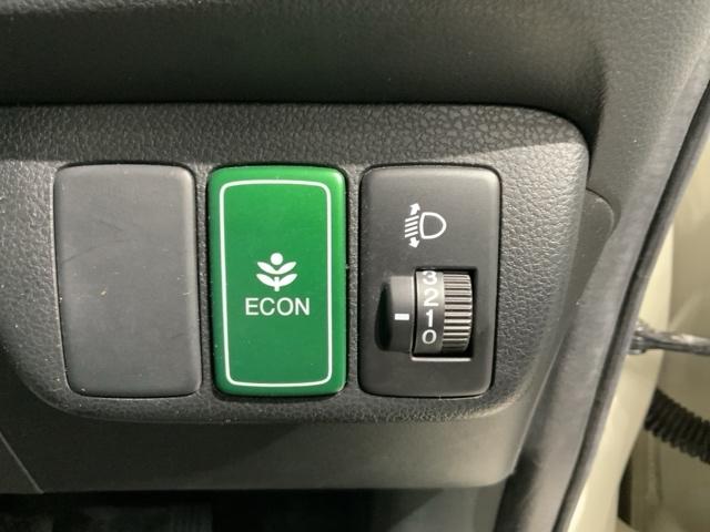 フィット Ｇスマートセレクション　１年保証　ワンオ－ナ－　ナビＶＸＭ－１１８ＶＳ　ＴＶ　Ｒカメラ　音楽機器接続　ＤＶＤ　ＥＴＣ　スマ－トキ－　スペアキ－　盗難防止装置　整備記録簿　Ｗエアバッグ　エアコン　エアバック　Ｗエアーバック（10枚目）