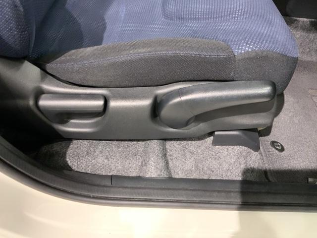 フィット Ｇスマートセレクション　１年保証　ワンオ－ナ－　ナビＶＸＭ－１１８ＶＳ　ＴＶ　Ｒカメラ　音楽機器接続　ＤＶＤ　ＥＴＣ　スマ－トキ－　スペアキ－　盗難防止装置　整備記録簿　Ｗエアバッグ　エアコン　エアバック　Ｗエアーバック（11枚目）