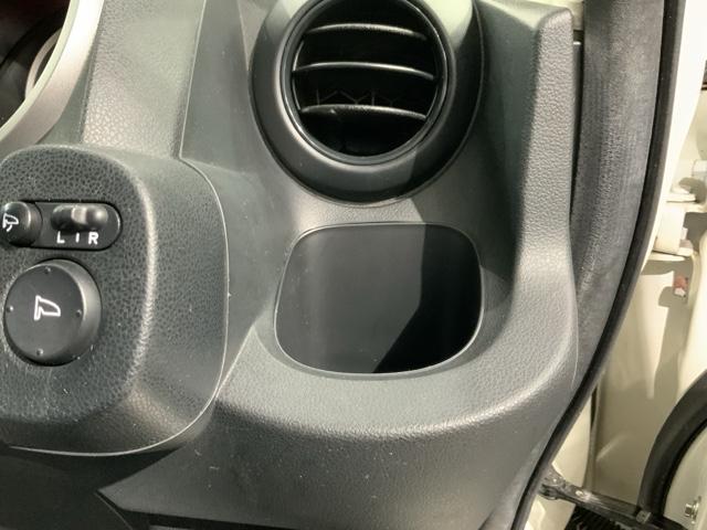 フィット Ｇスマートセレクション　１年保証　ワンオ－ナ－　ナビＶＸＭ－１１８ＶＳ　ＴＶ　Ｒカメラ　音楽機器接続　ＤＶＤ　ＥＴＣ　スマ－トキ－　スペアキ－　盗難防止装置　整備記録簿　Ｗエアバッグ　エアコン　エアバック　Ｗエアーバック（25枚目）