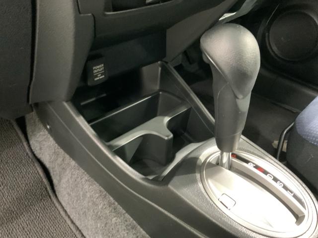 フィット Ｇスマートセレクション　１年保証　ワンオ－ナ－　ナビＶＸＭ－１１８ＶＳ　ＴＶ　Ｒカメラ　音楽機器接続　ＤＶＤ　ＥＴＣ　スマ－トキ－　スペアキ－　盗難防止装置　整備記録簿　Ｗエアバッグ　エアコン　エアバック　Ｗエアーバック（26枚目）