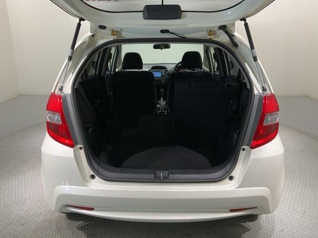 フィット Ｇスマートセレクション　１年保証　ワンオ－ナ－　ナビＶＸＭ－１１８ＶＳ　ＴＶ　Ｒカメラ　音楽機器接続　ＤＶＤ　ＥＴＣ　スマ－トキ－　スペアキ－　盗難防止装置　整備記録簿　Ｗエアバッグ　エアコン　エアバック　Ｗエアーバック（36枚目）