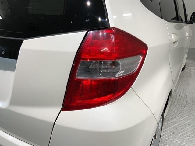 フィット Ｇスマートセレクション　１年保証　ワンオ－ナ－　ナビＶＸＭ－１１８ＶＳ　ＴＶ　Ｒカメラ　音楽機器接続　ＤＶＤ　ＥＴＣ　スマ－トキ－　スペアキ－　盗難防止装置　整備記録簿　Ｗエアバッグ　エアコン　エアバック　Ｗエアーバック（45枚目）