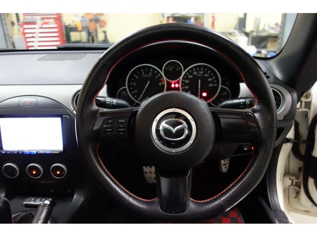 ロードスター ＲＳ　レザーパッケージ　ＢＯＳＥサウンドシステム　７スピーカー　ステアリングスイッチ　ＡＵＸジャック　サイドドアトリムアームレストソフトパッド　本革　センターコンソールリッドソフトパッド　シートヒーター（67枚目）