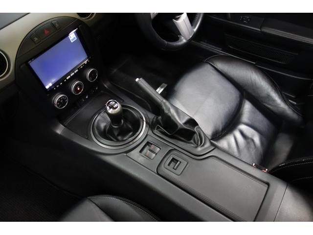 ロードスター ＲＳ　ＲＨＴ　レザーパッケージ　６ＭＴ　電動リトラクタブルハードトップ　スマートキー　サイドドアトリムアームレストソフトパッド　本革シート（ブラック）センターコンソールリッドソフトパッド　シートヒーター（温度５段調整機能付）（15枚目）