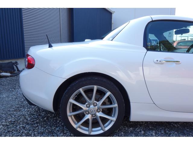 ロードスター ＲＳ　ＲＨＴ　レザーパッケージ　６ＭＴ　電動リトラクタブルハードトップ　スマートキー　サイドドアトリムアームレストソフトパッド　本革シート（ブラック）センターコンソールリッドソフトパッド　シートヒーター（温度５段調整機能付）（33枚目）