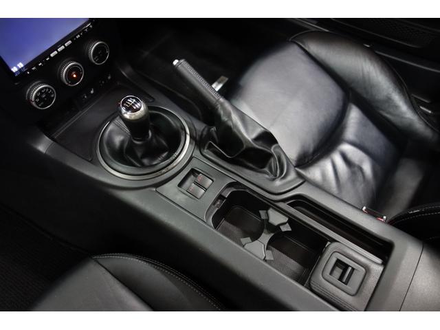 ロードスター ＲＳ　ＲＨＴ　レザーパッケージ　６ＭＴ　電動リトラクタブルハードトップ　スマートキー　サイドドアトリムアームレストソフトパッド　本革シート（ブラック）センターコンソールリッドソフトパッド　シートヒーター（温度５段調整機能付）（43枚目）