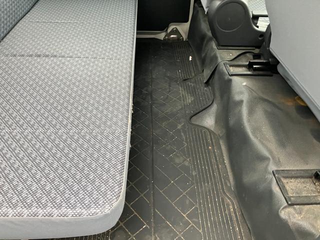 ハイゼットカーゴ スペシャル　ハイルーフ　５速マニュアル　両側スライドドア（12枚目）