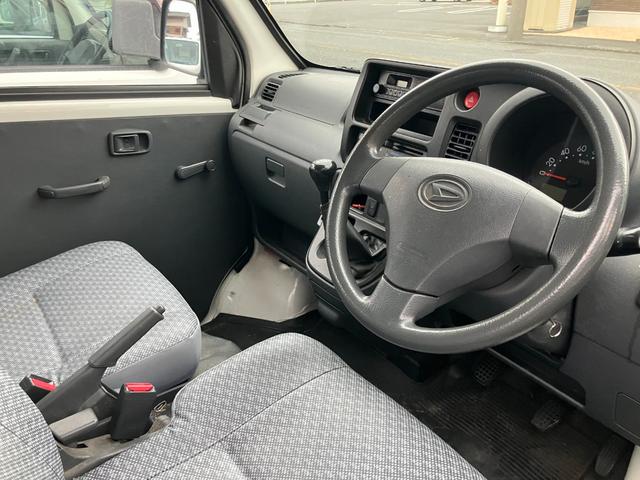 ハイゼットカーゴ スペシャル　ハイルーフ　５速マニュアル　両側スライドドア（15枚目）