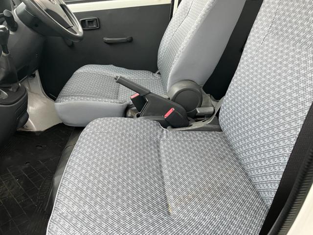 ハイゼットカーゴ スペシャル　ハイルーフ　５速マニュアル　両側スライドドア（22枚目）