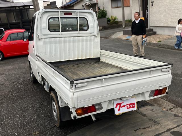 クリッパートラック ＳＤ　パートタイム４ＷＤ　三方開　オートマ　ＣＤ　ＥＴＣ　エアコン／パワステ無し（6枚目）