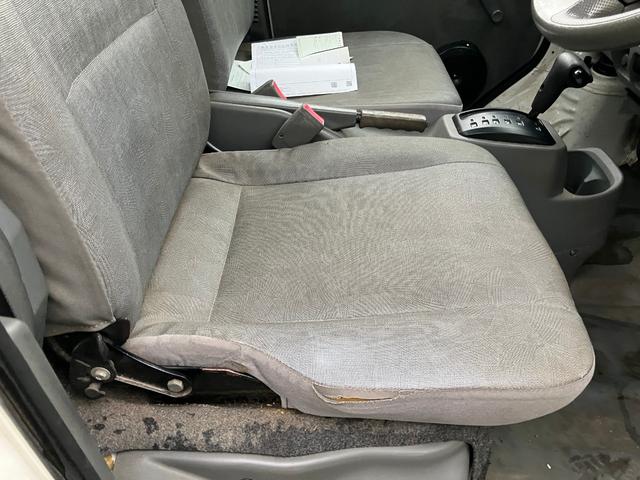 クリッパートラック ＳＤ　パートタイム４ＷＤ　三方開　オートマ　ＣＤ　ＥＴＣ　エアコン／パワステ無し（14枚目）