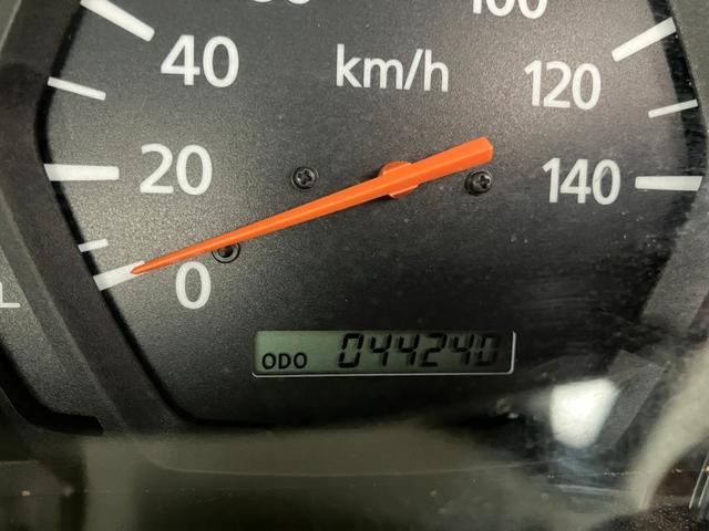 クリッパートラック ＳＤ　パートタイム４ＷＤ　三方開　オートマ　ＣＤ　ＥＴＣ　エアコン／パワステ無し（16枚目）