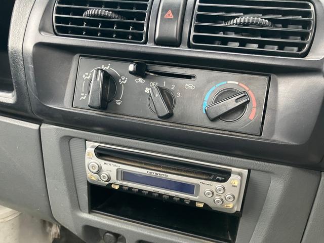 クリッパートラック ＳＤ　パートタイム４ＷＤ　三方開　オートマ　ＣＤ　ＥＴＣ　エアコン／パワステ無し（18枚目）