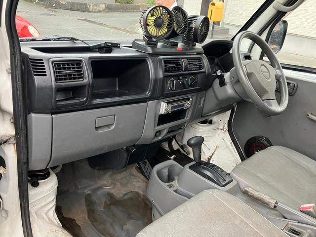 クリッパートラック ＳＤ　パートタイム４ＷＤ　三方開　オートマ　ＣＤ　ＥＴＣ　エアコン／パワステ無し（23枚目）