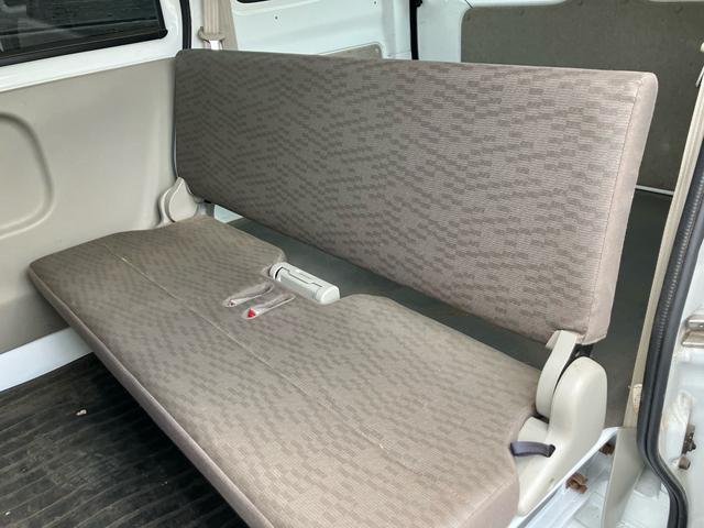 エブリイ ＰＡリミテッド　オートマ　エアコン　パワーステアリング　ドアバイザー　フロアゴムマット　キーレス　箱バン　タイヤ４本新品交換（11枚目）