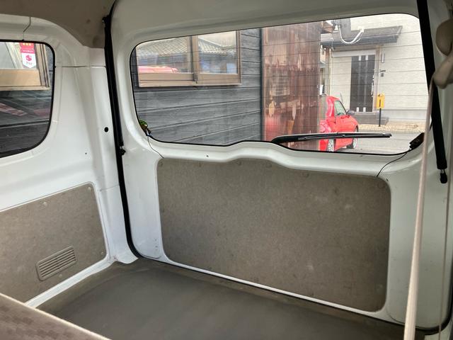 エブリイ ＰＡリミテッド　オートマ　エアコン　パワーステアリング　ドアバイザー　フロアゴムマット　キーレス　箱バン　タイヤ４本新品交換（12枚目）