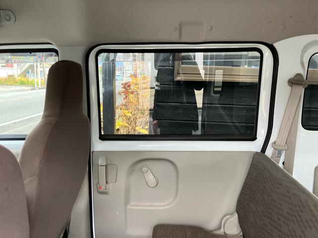 エブリイ ＰＡリミテッド　オートマ　エアコン　パワーステアリング　ドアバイザー　フロアゴムマット　キーレス　箱バン　タイヤ４本新品交換（14枚目）