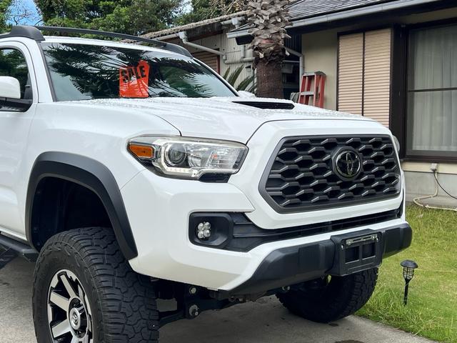 タコマ ダブルキャブ TRDパッケージ 新車並行 4WD 6inBDSリフトアップ YOKOHAMA A/T 4Runner純正ホイール トノカバー フロントグリル KICKERスピーカー ETC カメラ 禁煙車(5枚目)