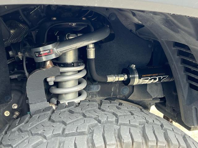 タコマ ダブルキャブ TRDパッケージ 新車並行 4WD 6inBDSリフトアップ YOKOHAMA A/T 4Runner純正ホイール トノカバー フロントグリル KICKERスピーカー ETC カメラ 禁煙車(12枚目)