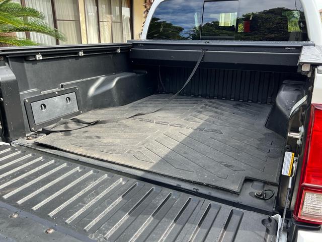 タコマ ダブルキャブ TRDパッケージ 新車並行 4WD 6inBDSリフトアップ YOKOHAMA A/T 4Runner純正ホイール トノカバー フロントグリル KICKERスピーカー ETC カメラ 禁煙車(24枚目)