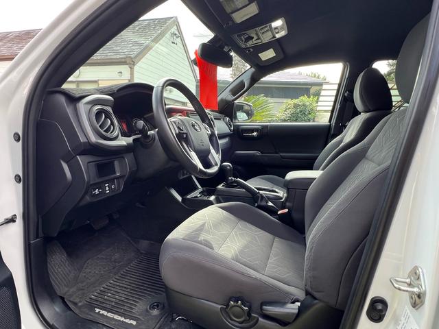 タコマ ダブルキャブ TRDパッケージ 新車並行 4WD 6inBDSリフトアップ YOKOHAMA A/T 4Runner純正ホイール トノカバー フロントグリル KICKERスピーカー ETC カメラ 禁煙車(26枚目)