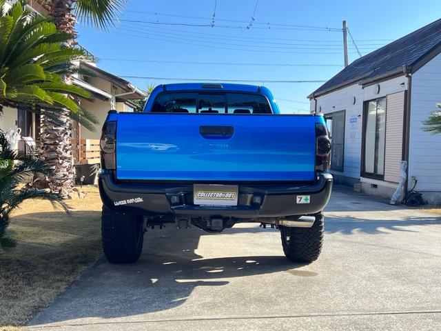 タコマ 　アクセスキャブ　４ＷＤ　ＴＲＤスポーツ　リフトアップ　アッパアーム　ＴＲＤマフラー　ＧＯＯＤＹＥＡＲタイヤ　ＰＲＯＣＯＭＰホイール　ブラックヘッドライト　ナビ　ＥＴＣ　自社輸入　実走行　禁煙車（6枚目）