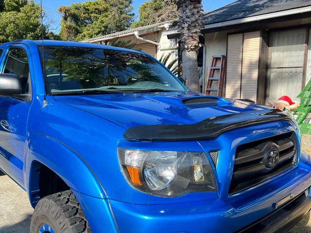 タコマ 　アクセスキャブ　４ＷＤ　ＴＲＤスポーツ　リフトアップ　アッパアーム　ＴＲＤマフラー　ＧＯＯＤＹＥＡＲタイヤ　ＰＲＯＣＯＭＰホイール　ブラックヘッドライト　ナビ　ＥＴＣ　自社輸入　実走行　禁煙車（9枚目）