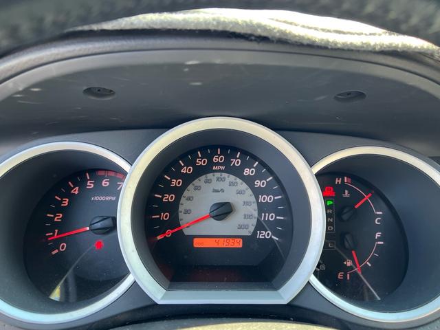 タコマ 　アクセスキャブ　４ＷＤ　ＴＲＤスポーツ　リフトアップ　アッパアーム　ＴＲＤマフラー　ＧＯＯＤＹＥＡＲタイヤ　ＰＲＯＣＯＭＰホイール　ブラックヘッドライト　ナビ　ＥＴＣ　自社輸入　実走行　禁煙車（27枚目）