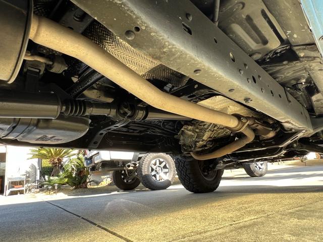 タコマ 　アクセスキャブ　４ＷＤ　ＴＲＤスポーツ　リフトアップ　アッパアーム　ＴＲＤマフラー　ＧＯＯＤＹＥＡＲタイヤ　ＰＲＯＣＯＭＰホイール　ブラックヘッドライト　ナビ　ＥＴＣ　自社輸入　実走行　禁煙車（35枚目）