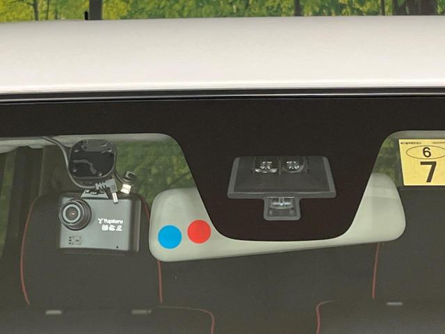 Jスタイル セーフティサポート 禁煙車 シートヒーター SDナビ ドライブレコーダー スマートキー オートエアコン オートライト ステアリングリモコン アイドリングストップ プライバシーガラス(3枚目)