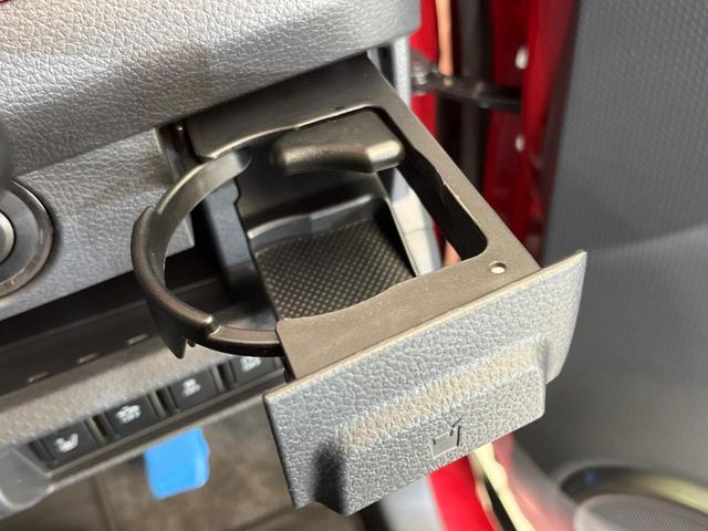 Jスタイル セーフティサポート 禁煙車 シートヒーター SDナビ ドライブレコーダー スマートキー オートエアコン オートライト ステアリングリモコン アイドリングストップ プライバシーガラス(37枚目)